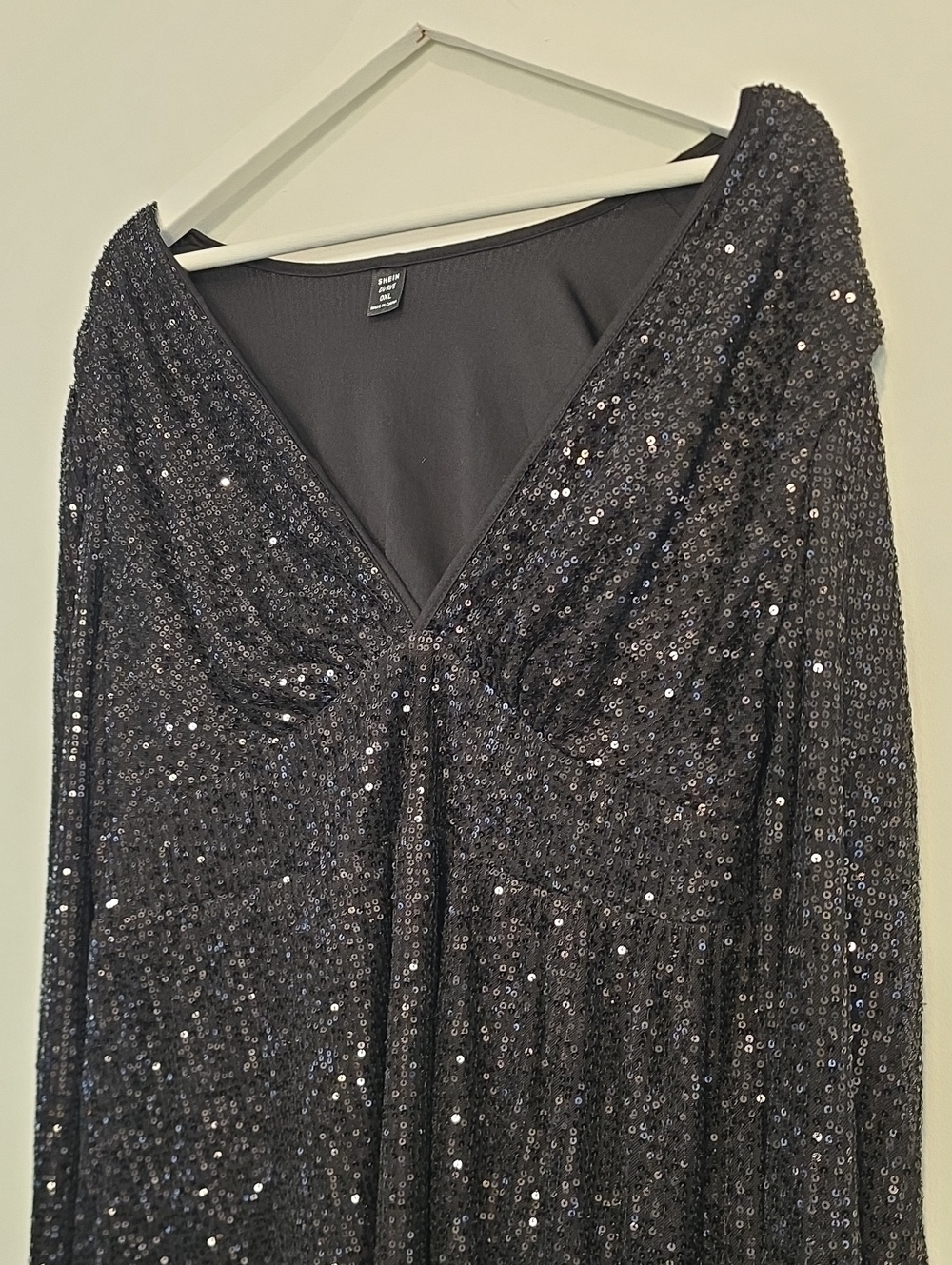 SHEIN Black Sequin V-Neck Long Sleeve Holiday Dress - Picture 6 of 8